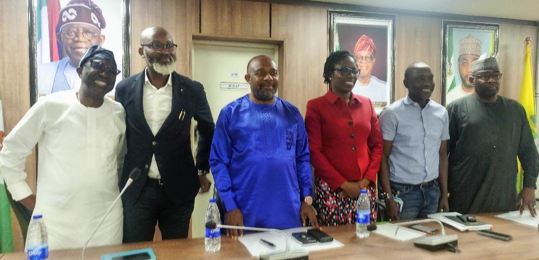 Marine Minister, Oyetola Vows To Eliminate Port Access Road Issues In One Week
