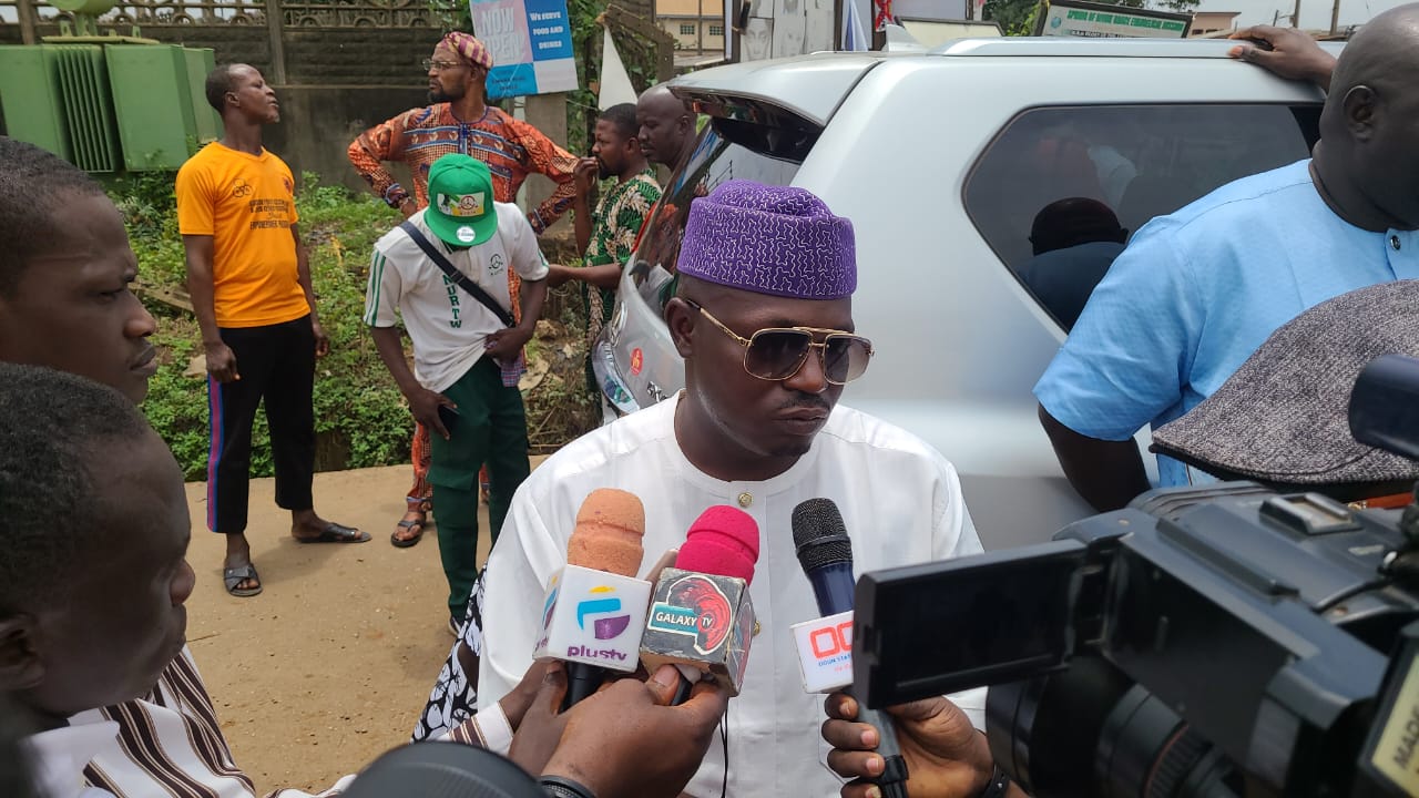 Otunba Alowonle Commends Rt. Hon. Onanuga On Flag-off Of OKO And ADA Road In Sagamu