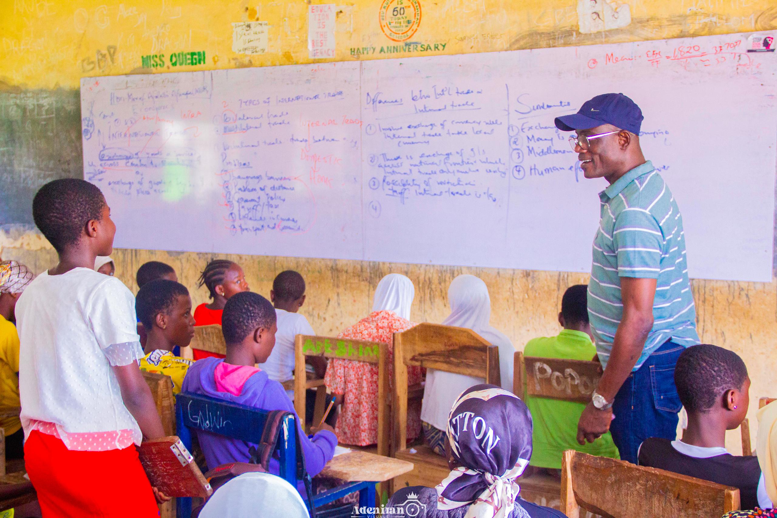Ogun Rep, Afolabi Afuape, Felicitates Abeokuta South Students, Teachers As New Academic Year Begins