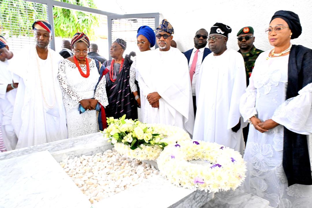 Tinubu, Abiodun Eulogize Awujale At Fidau Prayer