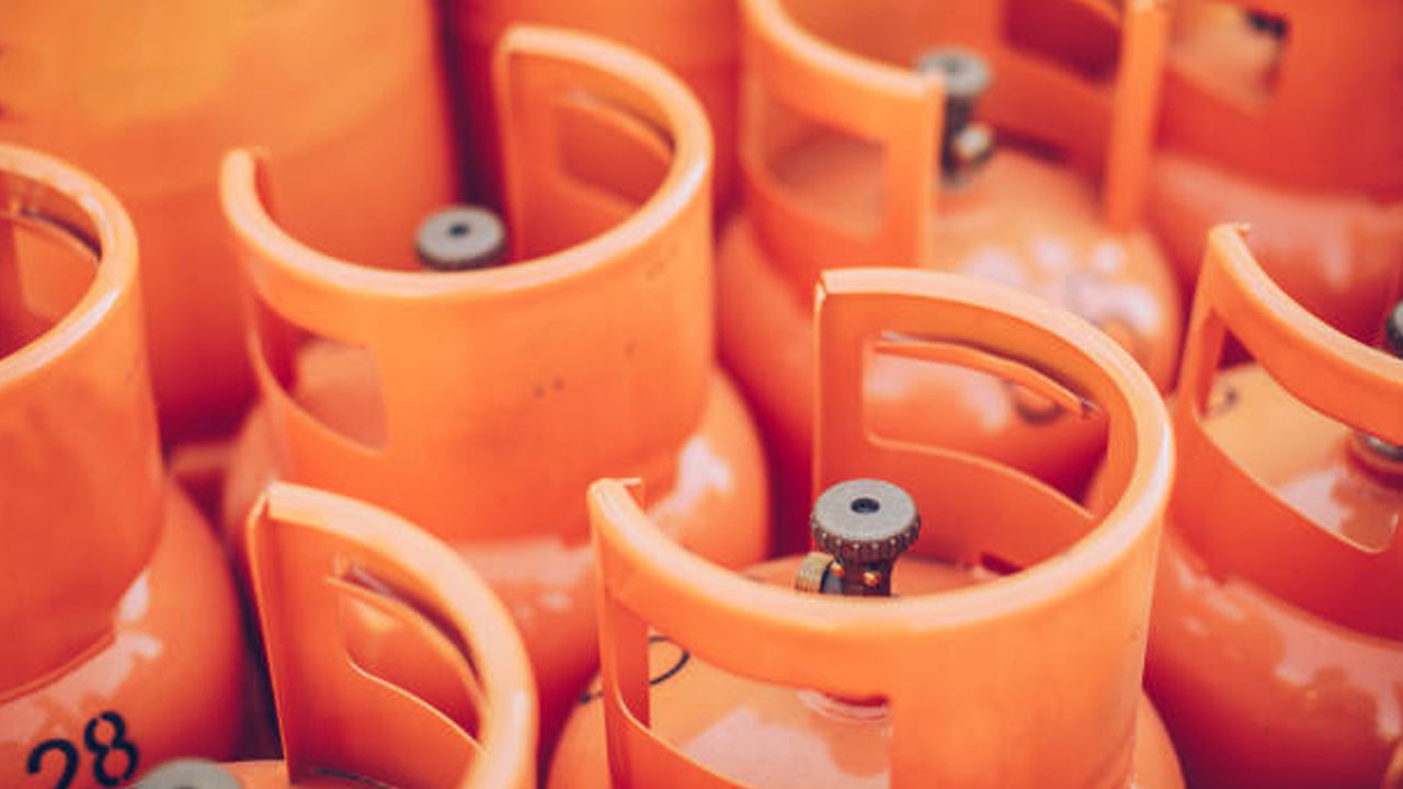 Lagos Residents Lament As Cooking Gas Price Climbs To N3,000 Per Kg