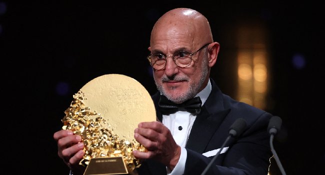 De la Fuente Wins Men’s Ballon d’Or Coach Of The Year